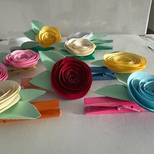 10 wood clothes pin flower clips
